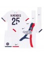 Otroške Nogometnih dresov Paris Saint-Germain Nuno Mendes #25 Gostujoči 2024-25 Kratki rokavi (+ hlače)